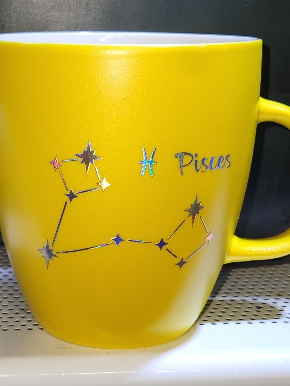 18.6 Fl oz. Yellow Zodiac Mug “Pisces” Modern Expressions New